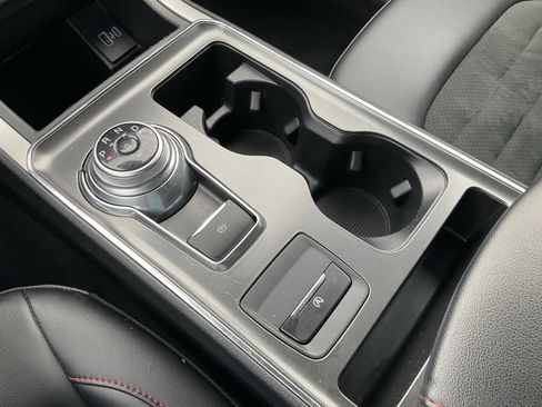 Used 2024 Ford Edge ST-Line image 8