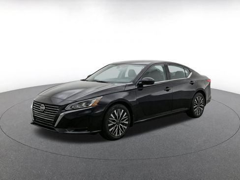 Used 2026 Nissan Altima 2.5 SV FWD image 3