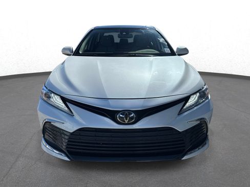 Used 2022 Toyota Camry XLE FWD image 8