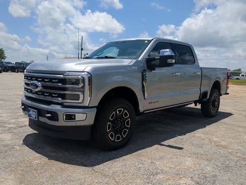Used 2024 Ford F350 Platinum AWD/4WD image 6