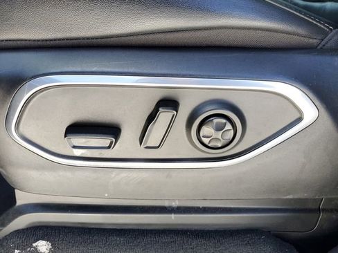 Used 2023 Jeep Wagoneer Base w/ Convenience Group I image 19