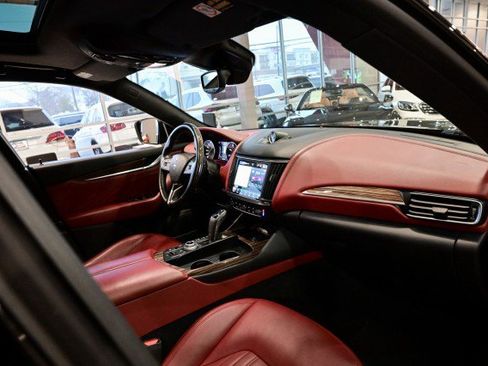 Used 2022 Maserati Levante Modena image 28