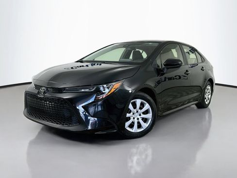Used 2021 Toyota Corolla LE FWD image 3