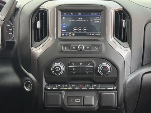 Used 2024 Chevrolet Silverado 1500 Custom image 17