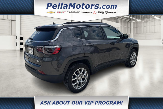 Used 2024 Jeep Compass Latitude AWD/4WD image 3