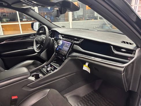 New 2024 Jeep Grand Cherokee Trailhawk w/ Advanced Protech Group II AWD/4WD image 25