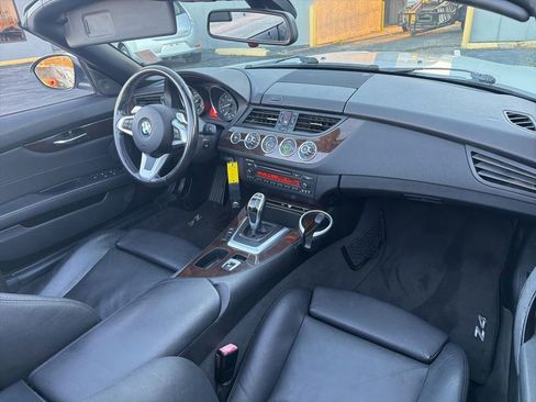 Used 2011 BMW Z4 sDrive35i image 19