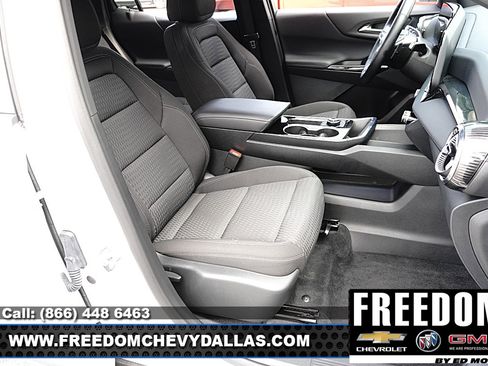 Certified 2026 Chevrolet Equinox LT FWD image 11