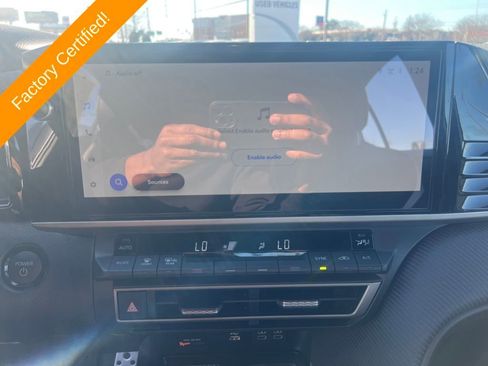 Used 2025 Toyota Camry SE image 20