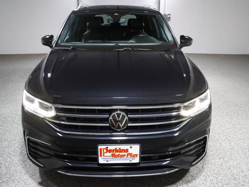 Used 2022 Volkswagen Tiguan SEL R-Line AWD/4WD image 4