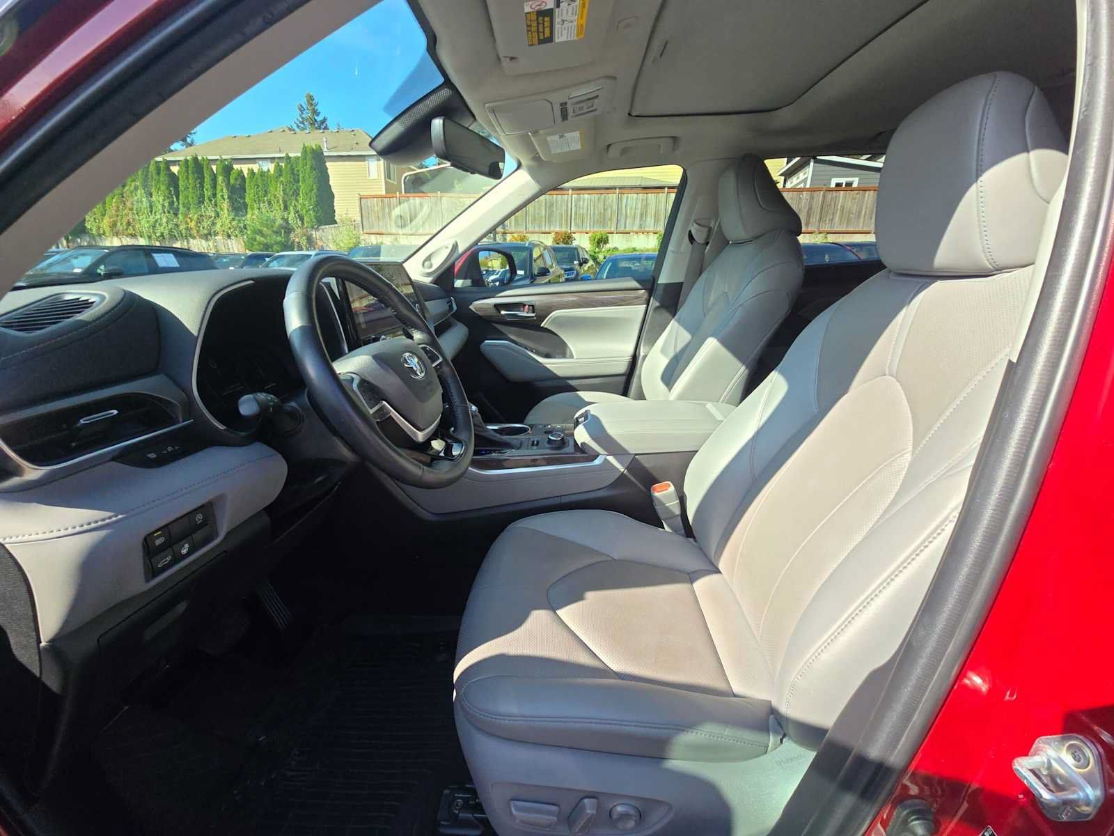 Used 2023 Toyota Highlander Limited AWD/4WD image 21