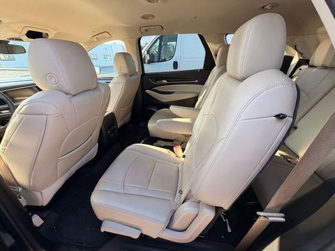 Used 2021 Buick Enclave Essence w/ Sport Touring Edition image 11