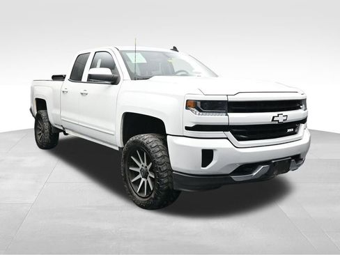 Used 2017 Chevrolet Silverado 1500 LT w/ All Star Edition AWD/4WD image 7