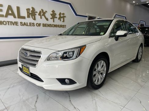 Used 2017 Subaru Legacy 2.5i Premium AWD/4WD image 4