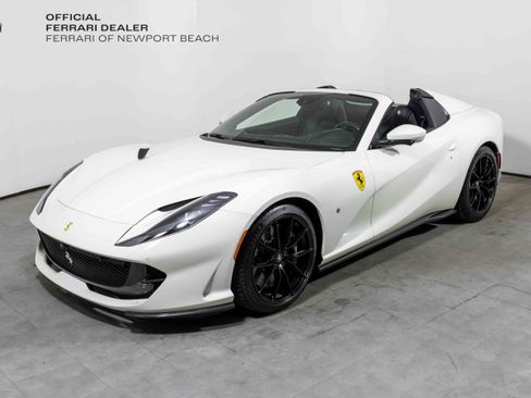 Used 2021 Ferrari 812 GTS image 1