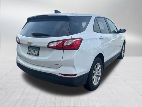 Used 2020 Chevrolet Equinox LS w/ LS Convenience Package AWD/4WD image 6