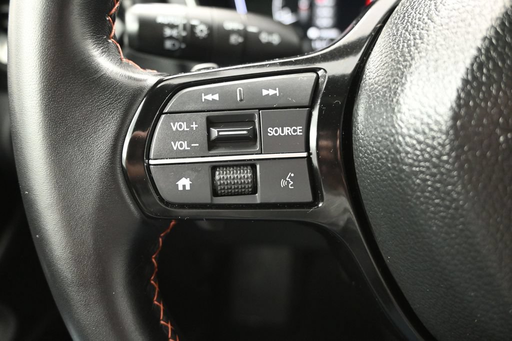 Used 2025 Honda Pilot Sport image 24