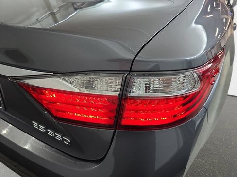Used 2014 Lexus ES 350 w/ Luxury Package FWD image 33