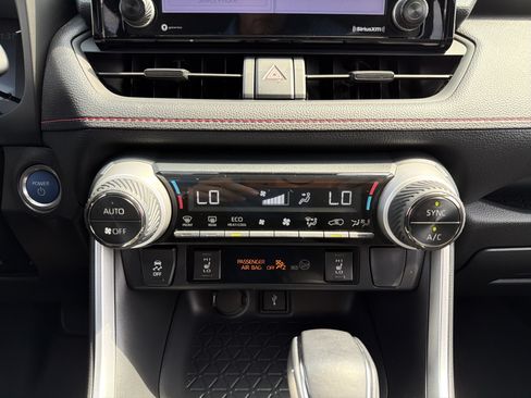 Used 2021 Toyota RAV4 SE w/ Weather & Moonroof Package AWD/4WD image 21