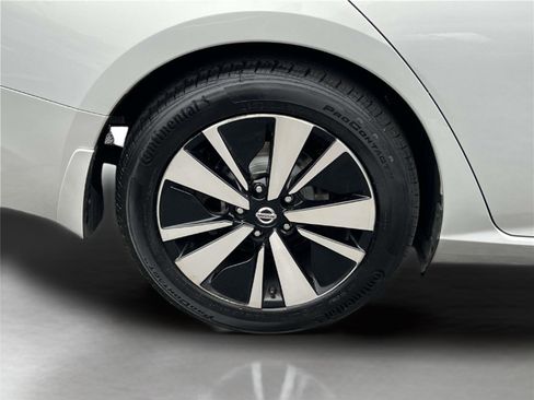 Certified 2021 Nissan Altima 2.5 SV w/ SV Premium Package image 11