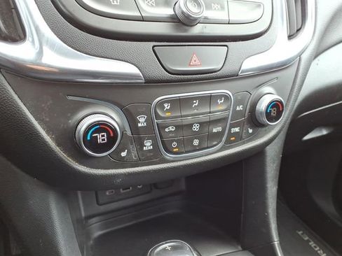 Used 2019 Chevrolet Equinox LT w/ Sun & Navigation Package image 21