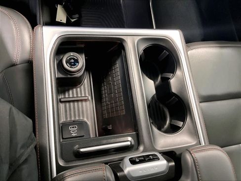 Used 2025 Ford Expedition Active image 28