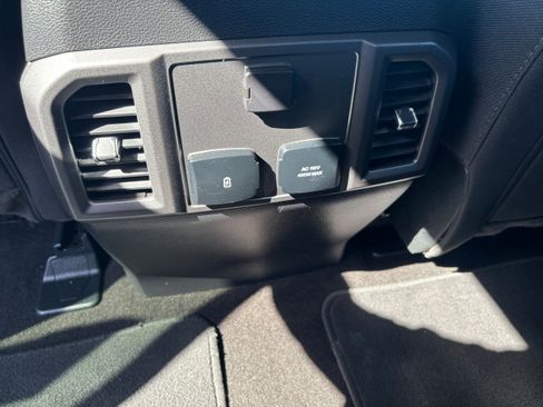 Used 2019 Ford F150 XLT w/ Equipment Group 302A Luxury AWD/4WD image 12