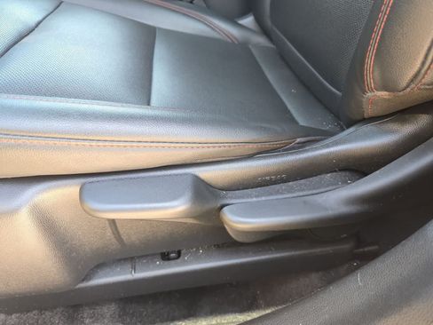 Used 2024 Chevrolet Trax RS w/ Sunroof Package FWD image 15