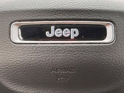 Used 2022 Jeep Grand Cherokee L Limited image 27