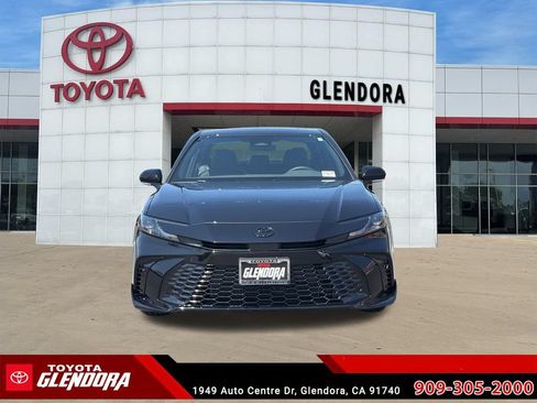 New 2026 Toyota Camry Hybrid FWD image 3