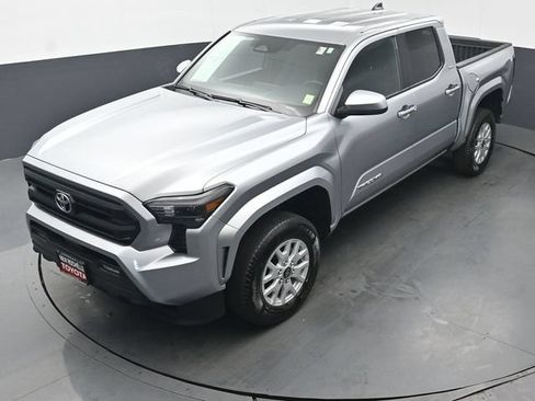 Used 2026 Toyota Tacoma SR5 AWD/4WD image 39