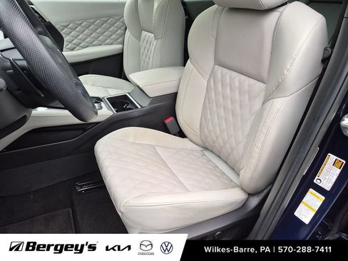 Used 2023 Mitsubishi Outlander SEL AWD/4WD image 12
