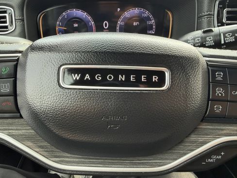 Used 2024 Jeep Wagoneer L Series II w/ Flexible Seating Group RWD image 35