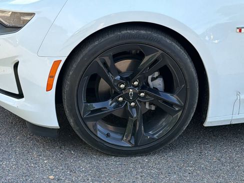 Used 2021 Chevrolet Camaro LT w/ Technology Package image 9