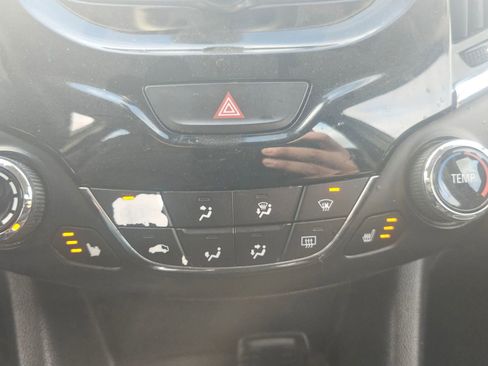 Used 2017 Chevrolet Cruze Premier image 15