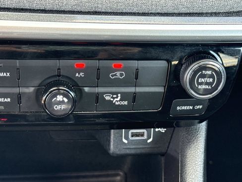 Certified 2024 Jeep Compass Latitude AWD/4WD image 28