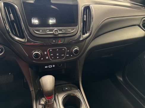 Used 2022 Chevrolet Equinox RS w/ Infotainment Package image 14