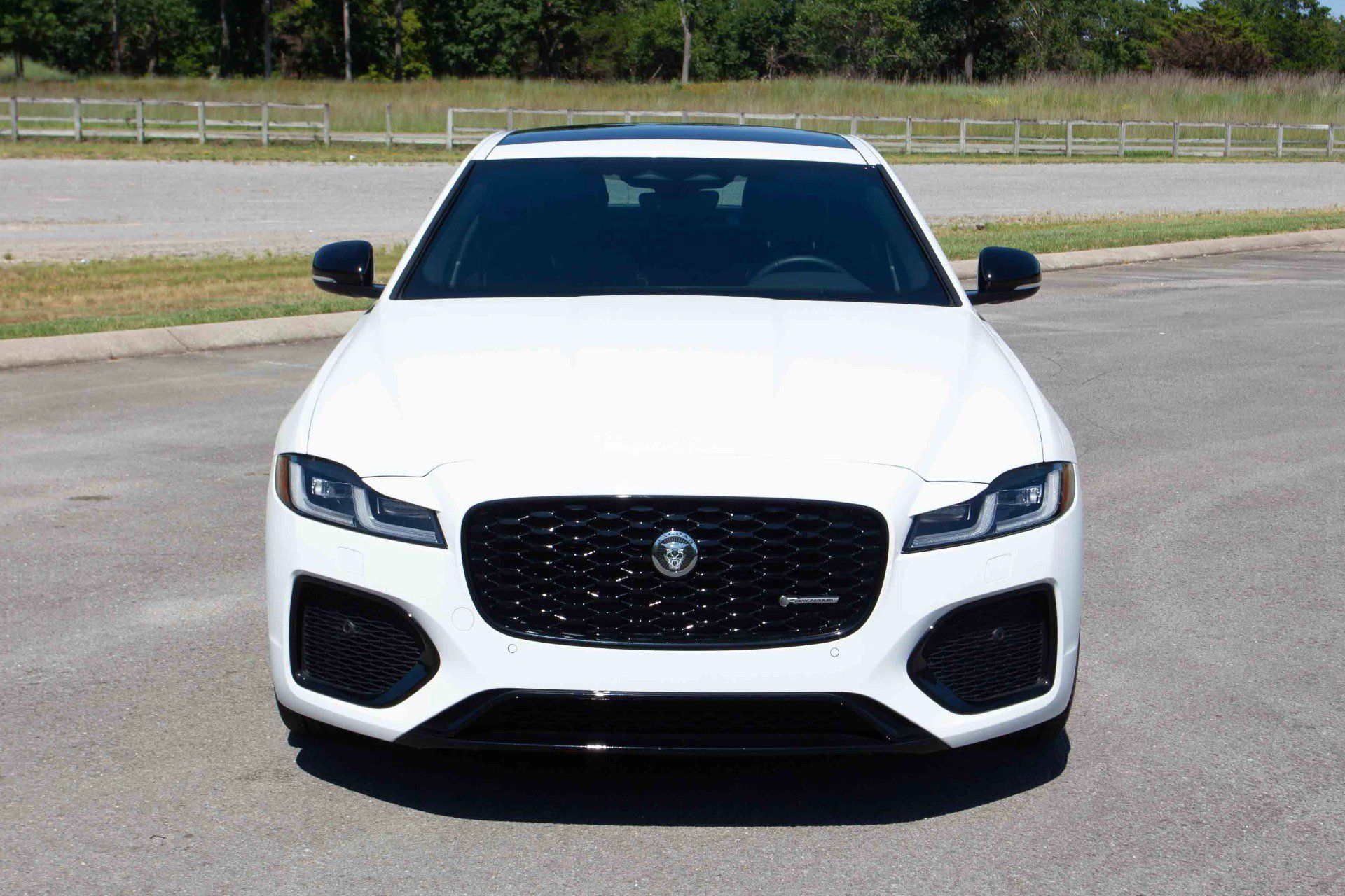 Used 2024 Jaguar XF R-Dynamic SE AWD/4WD image 6