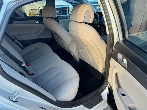 Used 2016 Hyundai Sonata SE FWD image 17