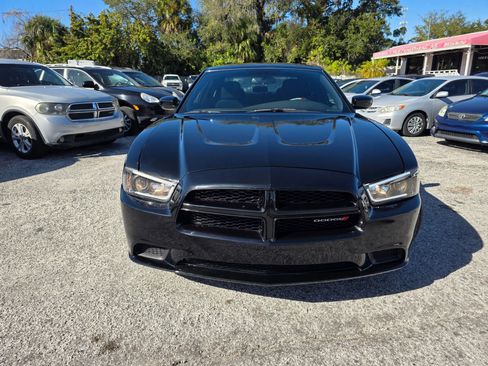 Used 2012 Dodge Charger SE image 2