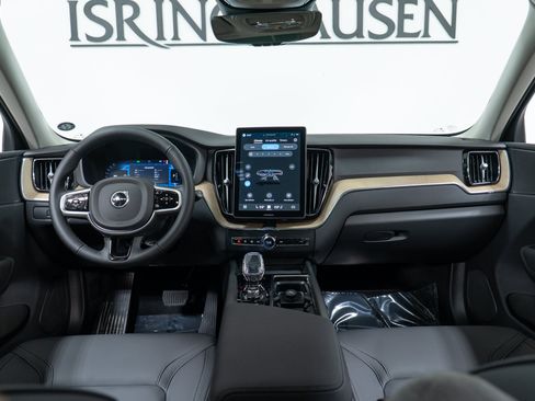 New 2026 Volvo XC60 B5 Plus AWD/4WD image 15