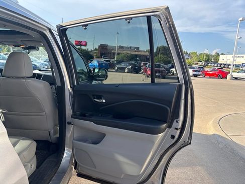 Used 2019 Honda Pilot Touring image 31