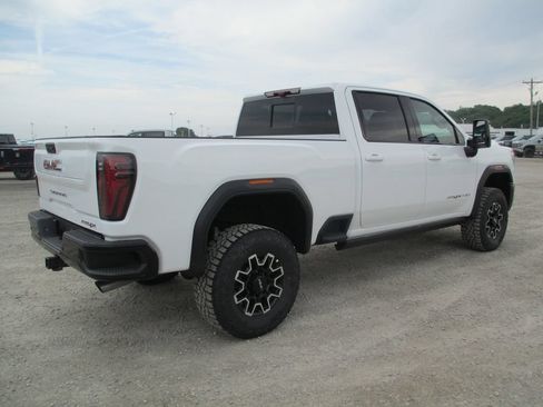 New 2026 GMC Sierra 2500 AT4X AWD/4WD image 4