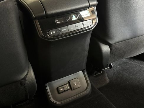 New 2026 Toyota Highlander Limited AWD/4WD image 15