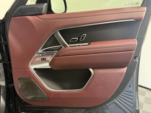 Used 2025 Land Rover Range Rover Autobiography AWD/4WD image 20
