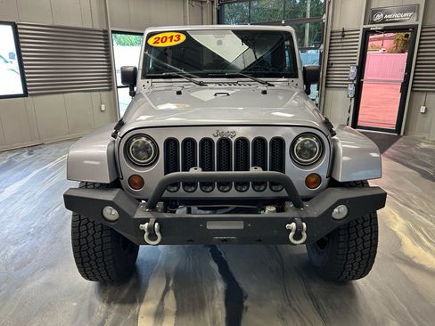 Used 2013 Jeep Wrangler Unlimited Sahara w/ Connectivity Group AWD/4WD image 31