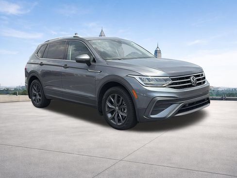 Used 2022 Volkswagen Tiguan SE FWD image 26