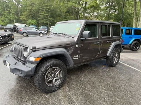Used 2019 Jeep Wrangler Unlimited Sport S AWD/4WD image 2