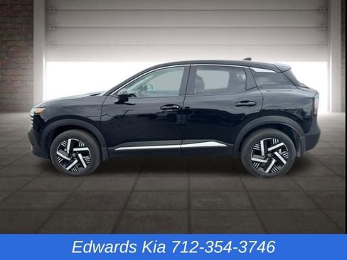 Used 2025 Nissan Kicks SV image 7