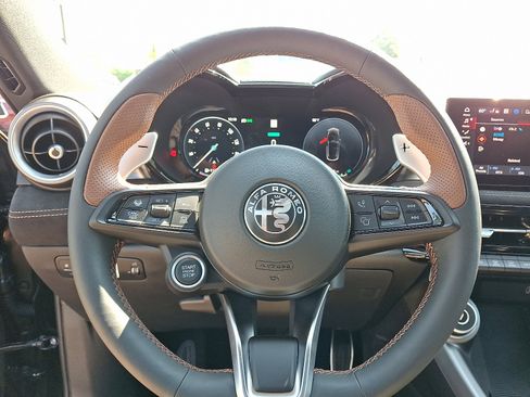 New 2025 Alfa Romeo Tonale image 17